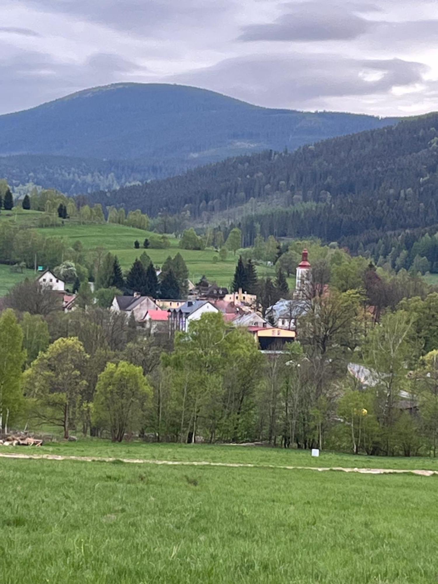 Villa Domki Stara Morawa à Stronie Śląskie Extérieur photo